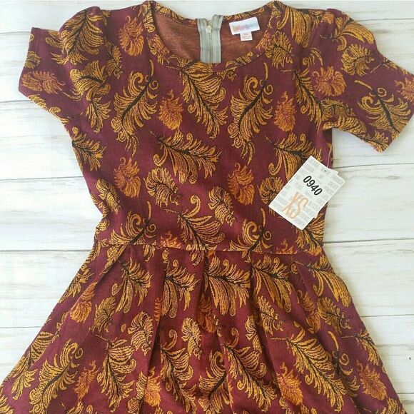 Bnwt Lularoe xs  Leaves Amelia - Picture 1 of 2